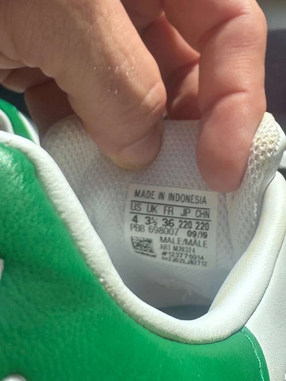 Adidas Green & White Sambas Kids Stan Smith size 4 sneakers boys tennis shoes